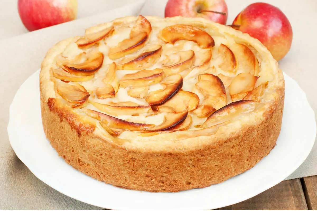 Gâteau aux pommes fondant et croustillant