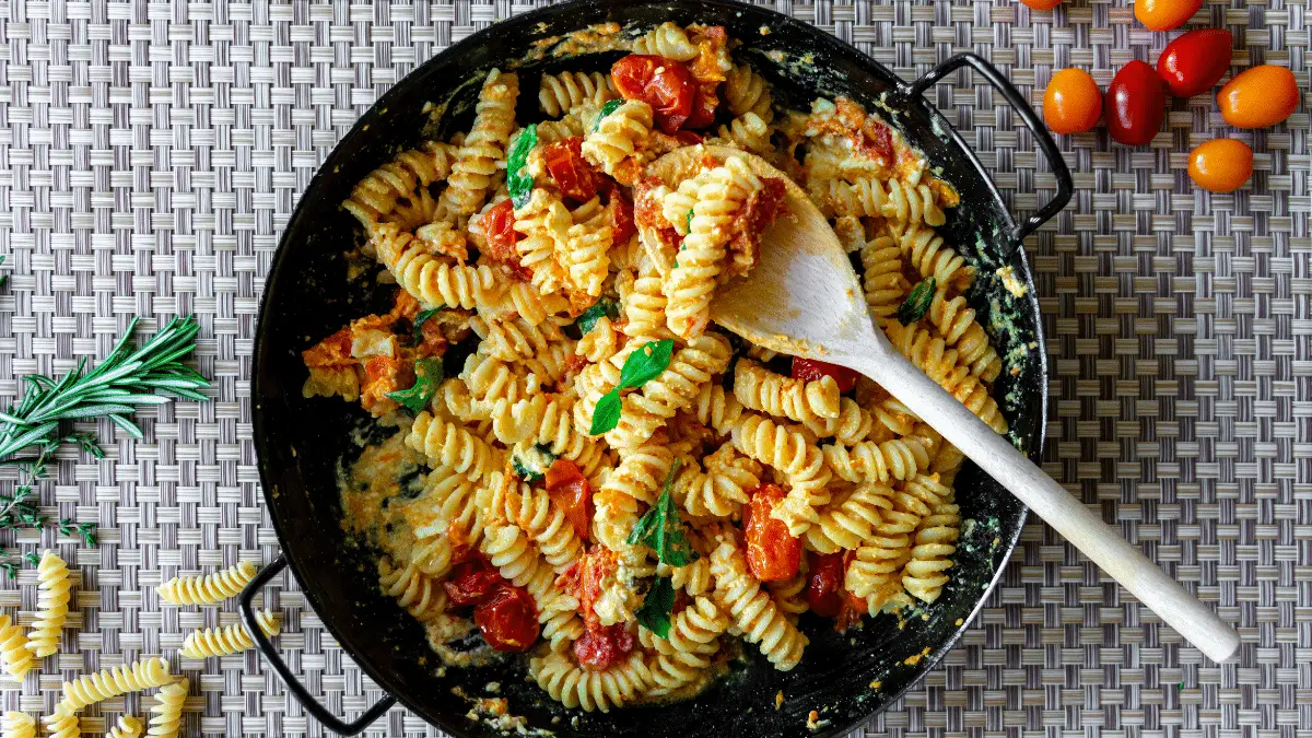Pâtes à la feta tomates